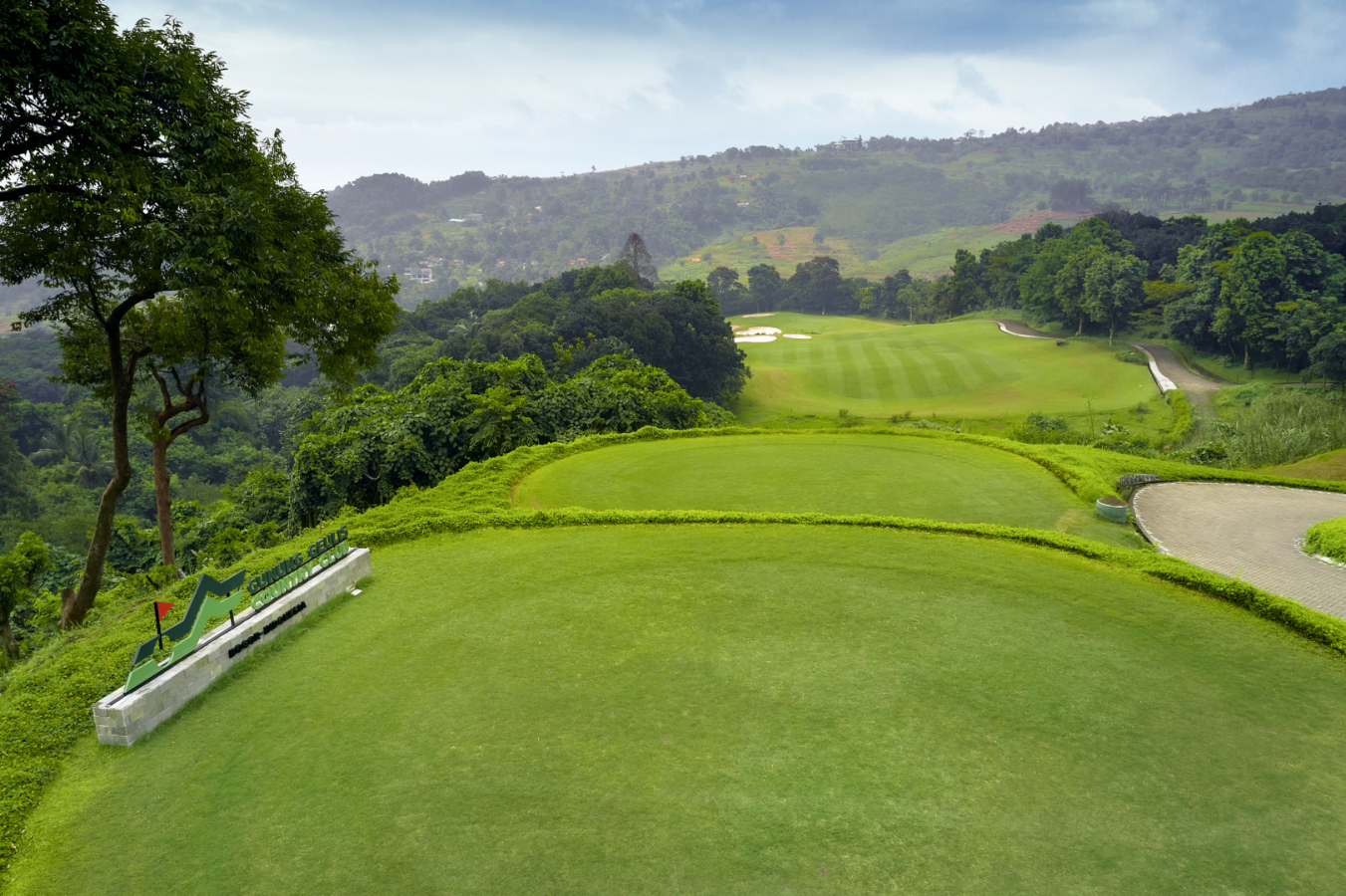 EAST VALLEY COURSE. HOLE 1